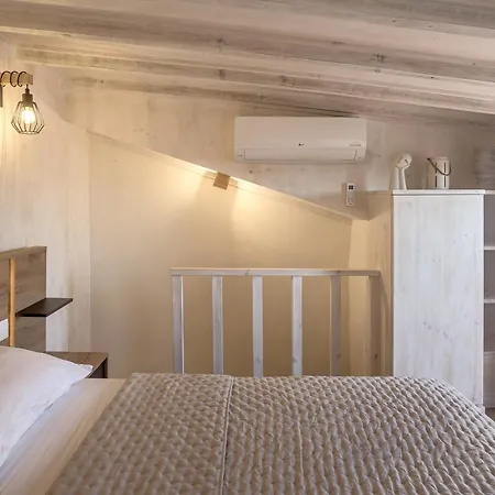 Apartment Bairro Alto Rooftop With Balcony And View By Homing *