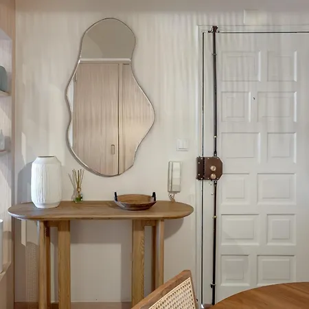 شقة Bairro Alto Rooftop With Balcony And View By Homing *