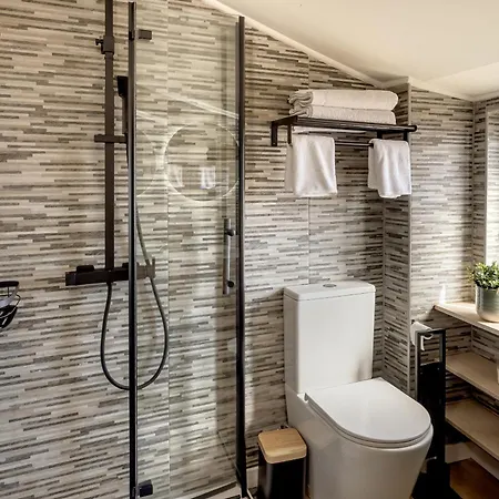 شقة Bairro Alto Rooftop With Balcony And View By Homing *